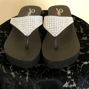 NEW Skechers Yoga Foam sandal